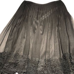 Elie Tahari silk lined skirt